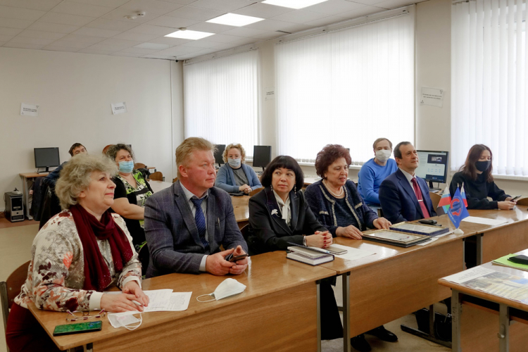 События НИУ «БелГУ» в белгородском госуниверситете прошли соревнования по компьютерному многоборью среди пенсионеров