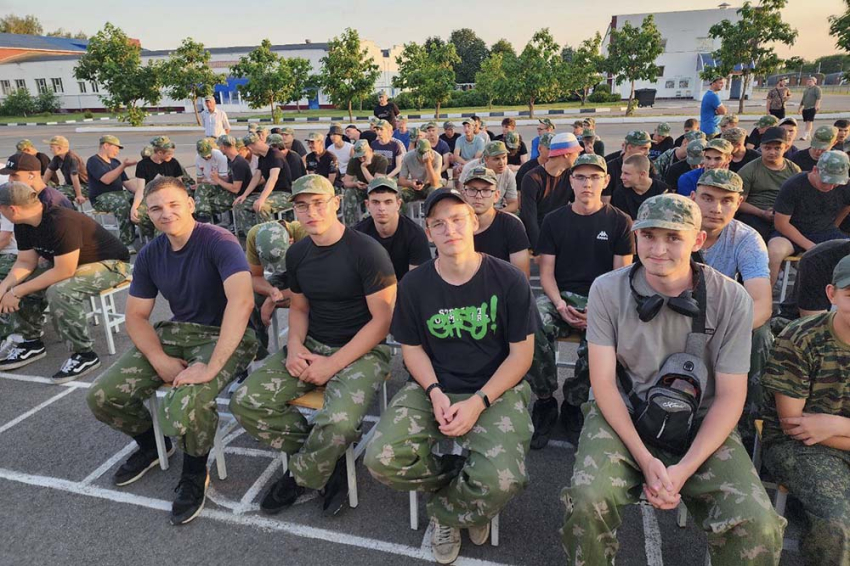 Студенты НИУ «БелГУ» приняли участие в военно-исторических сборах «Армата» События НИУ «БелГУ» студенты ниу «белгу» приняли участие в военно-исторических сборах «армата»