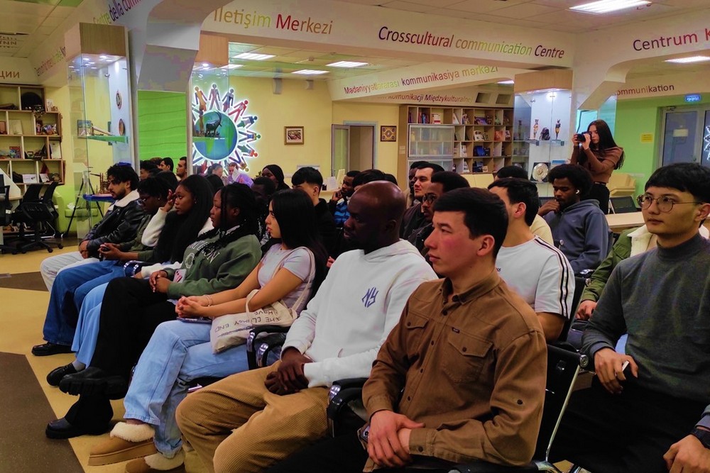 В НИУ «БелГУ» состоялся открытый диалог «Как устанавливать отношения в многокультурном студенческом обществе?»